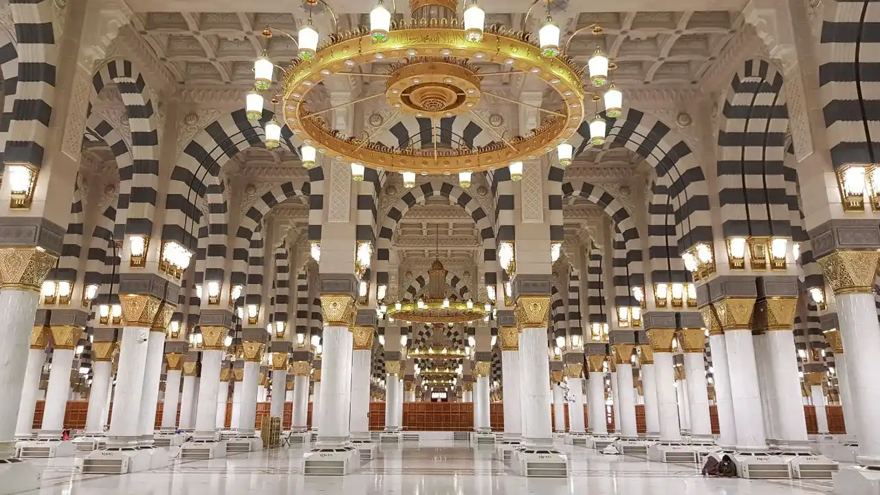 3 star budget july umrah package