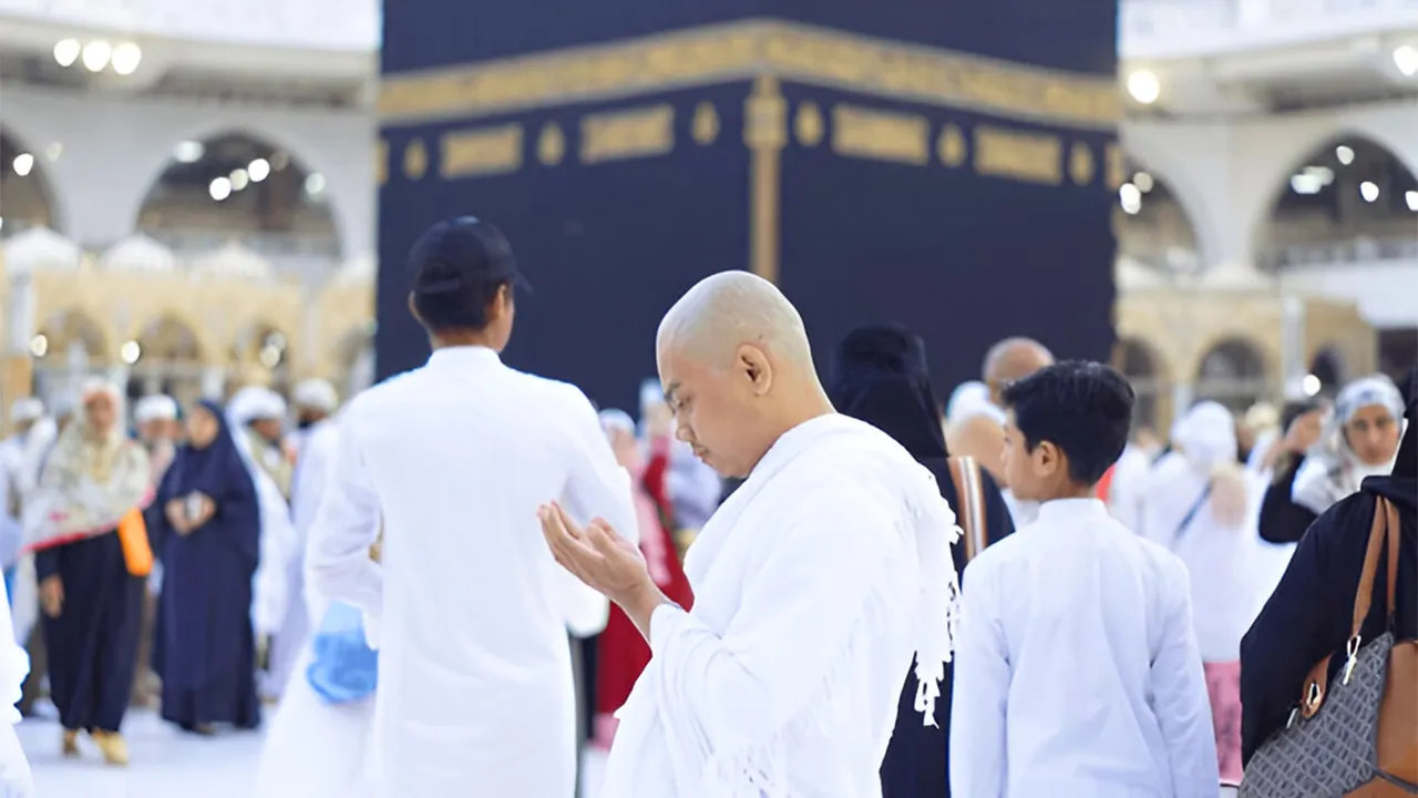 3 Star Standard Oldham Umrah Package