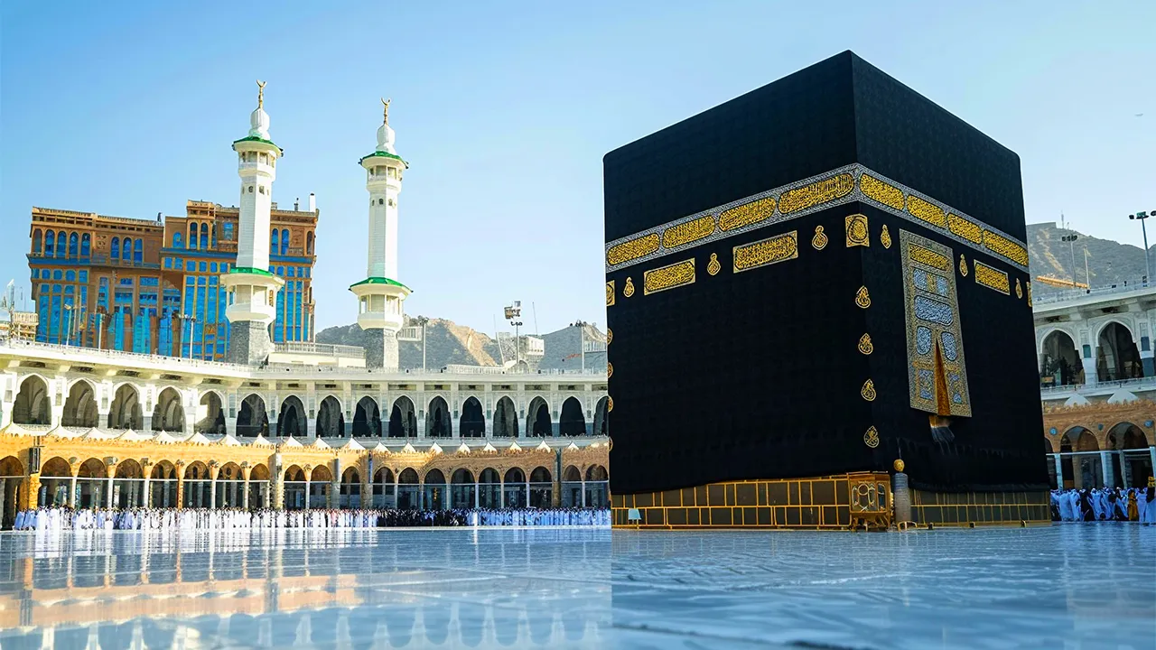 5 Star Deluxe Umrah with Abu Dhabi Package